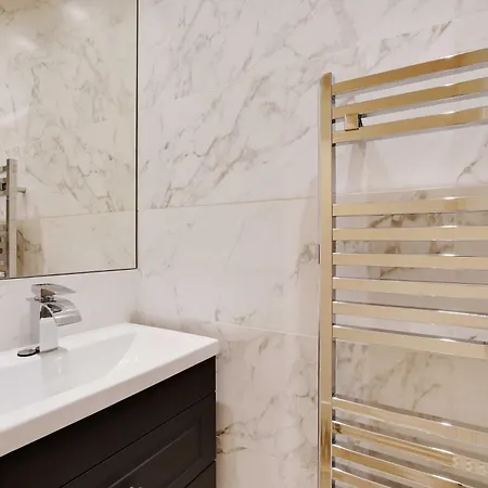 Modern - 2br-6p - Marais *