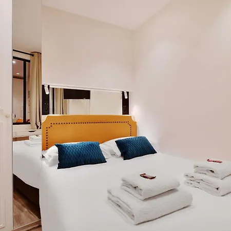 Modern - 2br-6p - Marais *