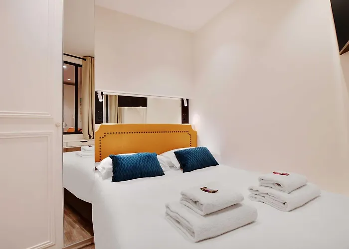 Modern - 2br-6p - Marais *